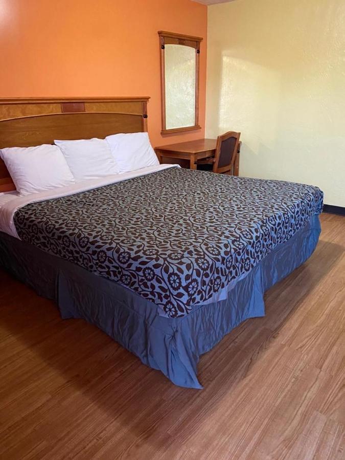 Lariat Motel Moriarty Экстерьер фото